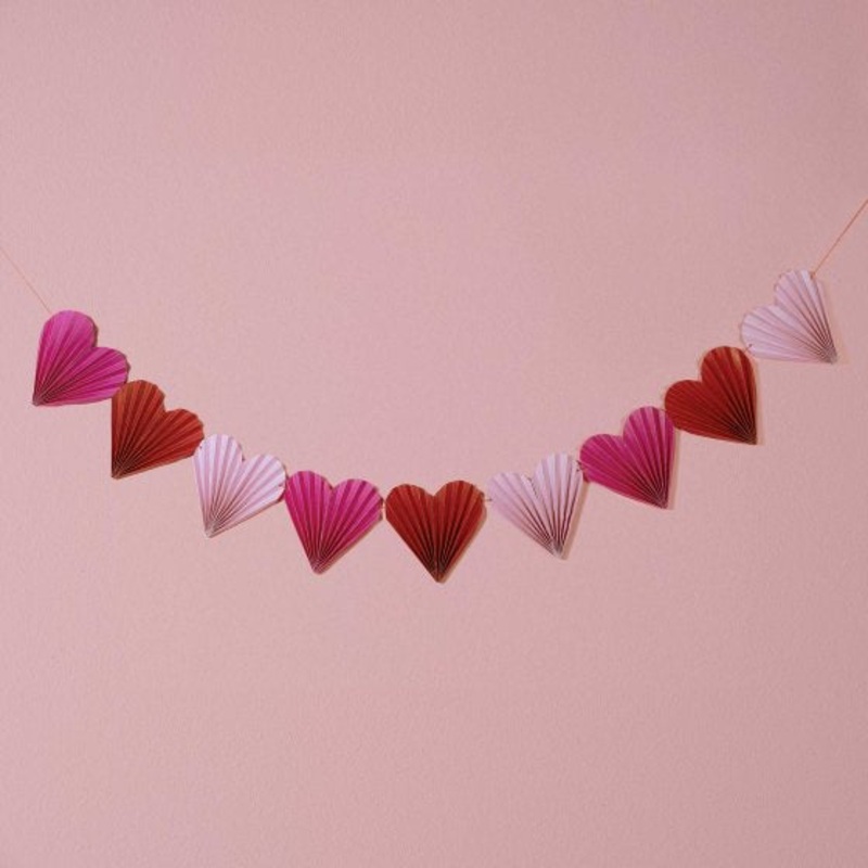 Love Out Loud Garland Each