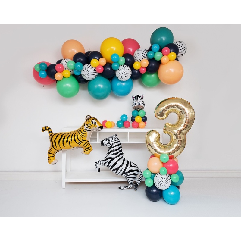 It's a Zoo Garland   6-8 Foot  Deluxe Kit