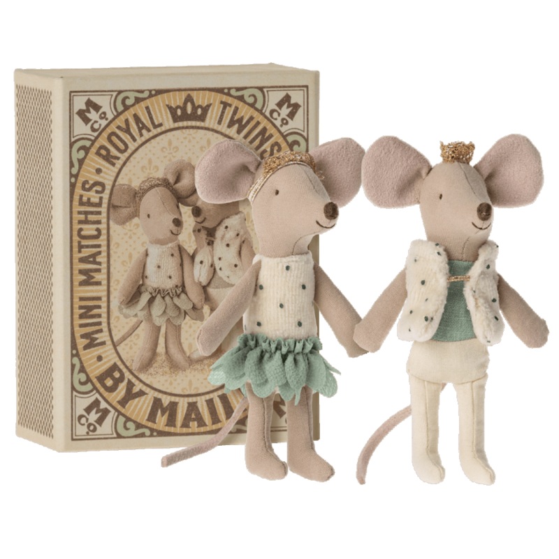Royal Twins, Little sister and brother in box