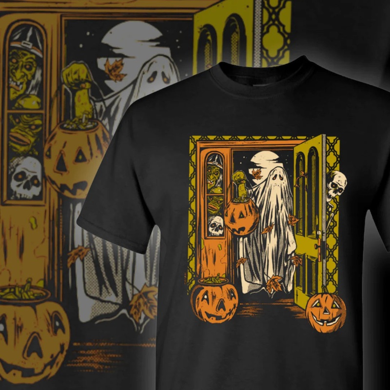 Ghostly Greeter Adult Tee | Halloween
