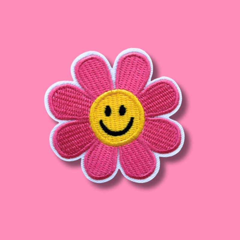 EMBROIDERED HAPPY DAISY IRON ON PATCH